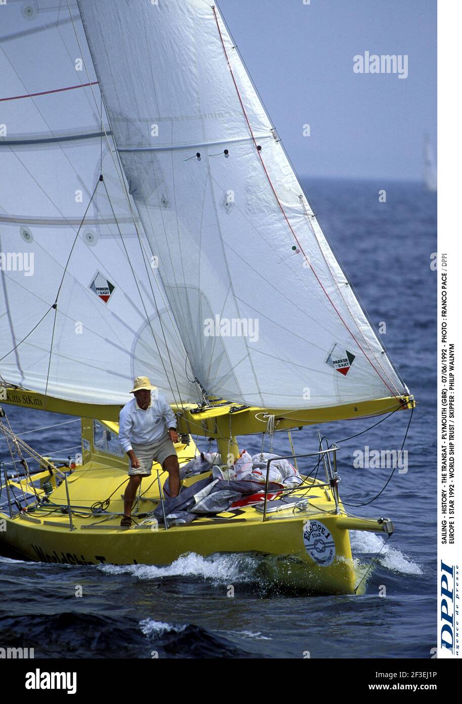 VOILE - HISTOIRE - LA TRANSAT - PLYMOUTH (GBR) - 07/06/1992 - PHOTO : FRANCO PACE / DPPI EUROPE 1 STAR 1992 - WORLD SHIP TRUST / SKIPPER : PHILIP WALNYM Banque D'Images