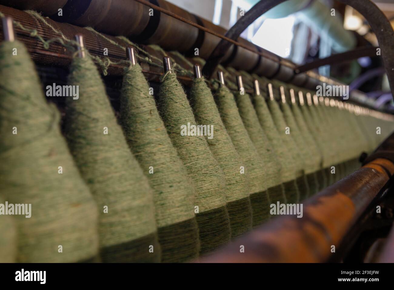 Wool spinning machine Banque de photographies et d’images à haute ...