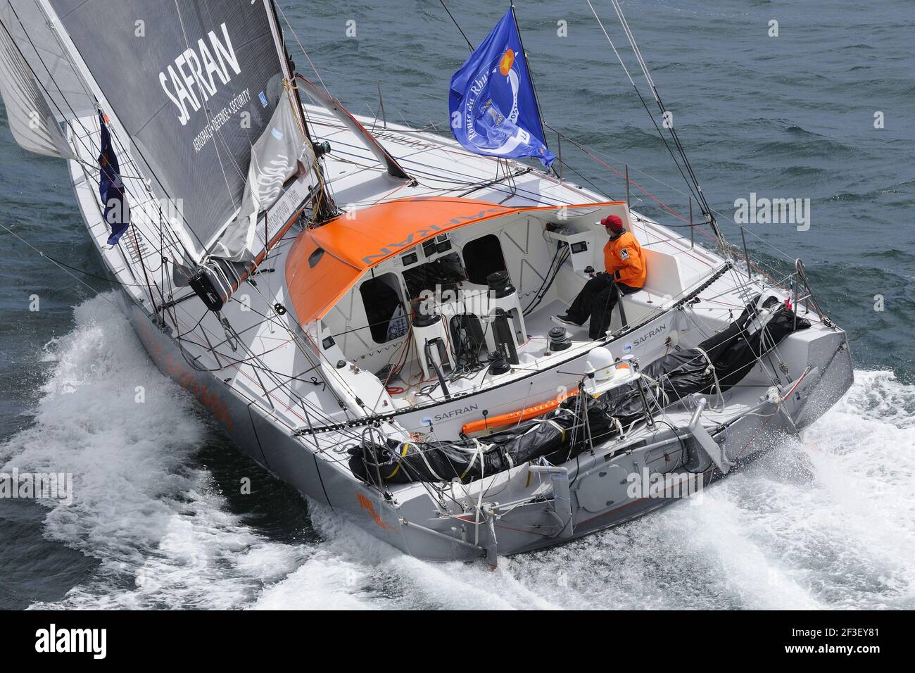 IMOCA - PHOTOGRAPHIE AÉRIENNE - BELLE ILE (FRA) - 16/07/2010 - SAFRAN / SKIPPER : MARC GUILLEMOT - PHOTO : FRANÇOIS VAN MALLEGHEM / DPPI Banque D'Images