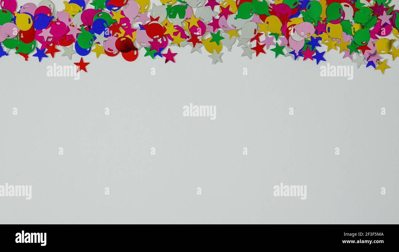 Une Bulle Coloree Et Une Bordure En Etoiles Avec Un Espace De Copie Celebration De Concept Anniversaire Naissance Fete Engagement La Retraite Et La Remise Des Diplomes Photo Stock Alamy