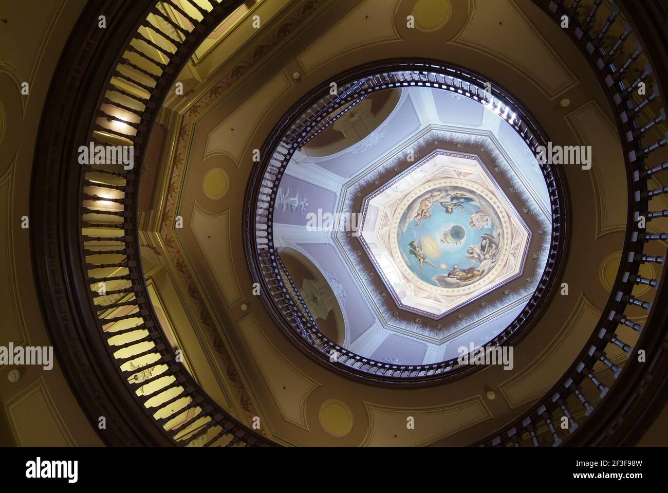 SOUTH BEND, ÉTATS-UNIS - 30 janvier 2009 : vue intérieure du dôme en or du bâtiment principal de l'administration de l'université notre Dame Banque D'Images