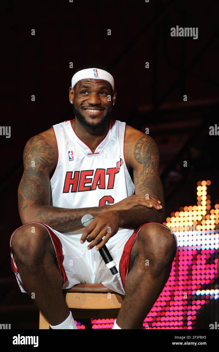 MIAMI, FL - JULY11: BREAKING NEWS: LeBron James quitte Miami et retourne à Cleveland Cavaliers le 11 juillet 2014 NOTE: Original photo prise 2009 personnes: LeBron James Banque D'Images