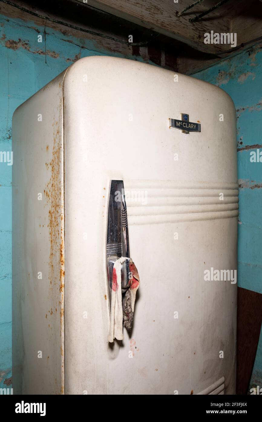 Un ancien réfrigérateur McClary des années 1950 Photo Stock - Alamy