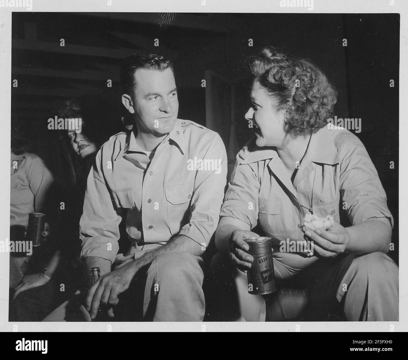 Vintage Photograph, soldat des États-Unis se détendant au Camp Huckstep, Égypte, Seconde Guerre mondiale, 1944 Banque D'Images