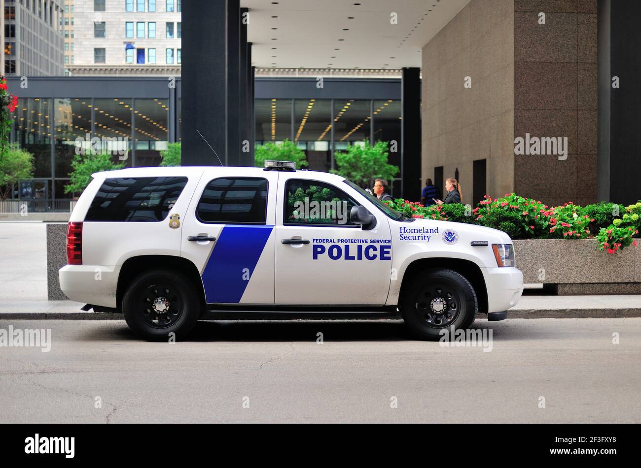 Chicago, Illinois, États-Unis. Véhicule du département américain de la sécurité intérieure stationné près du bâtiment fédéral de Kluczynski. Banque D'Images