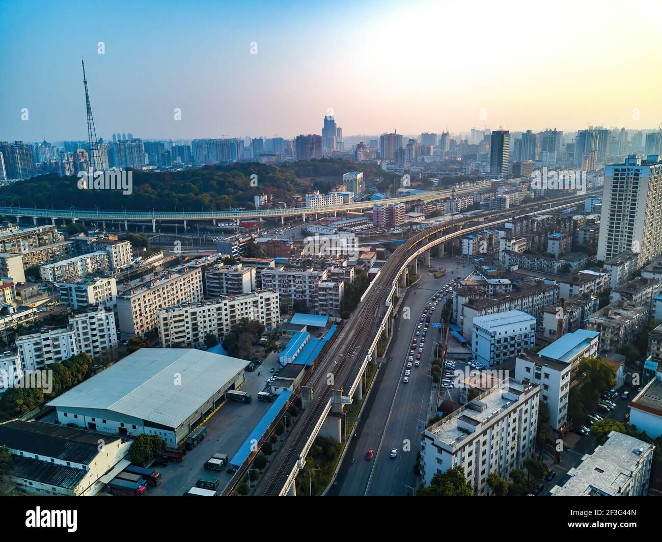 Photographie aérienne de la ville de Nanning, Guangxi, Chine, intersection du chemin de fer et du viaduc de l'autoroute Banque D'Images