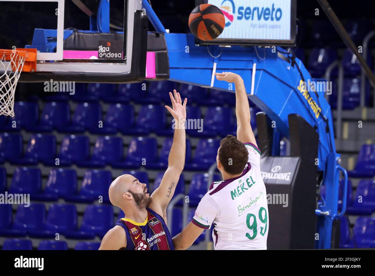 Barcelone, Espagne. 16 mars 2021. 16 mars 2021, Barcelone, Catalogne, Espagne: GAL Mekel et Nick Calathes pendant le match entre le FC Barcelone et Unicaja Malaga, correspondant à la semaine 25 de la Liga Endesa, joué au Palau Blaugrana. Photo: JGS/Cormon Press crédit: CORMON PRESS/Alamy Live News Banque D'Images