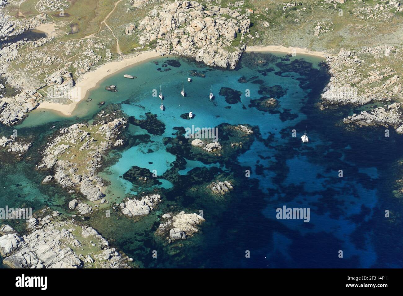 Département de Corse-du-Sud, Corse-du-Sud : vue aérienne de l'archipel Lavezzi avec eaux turquoise et transparentes, dans le détroit de Bonifacii Banque D'Images
