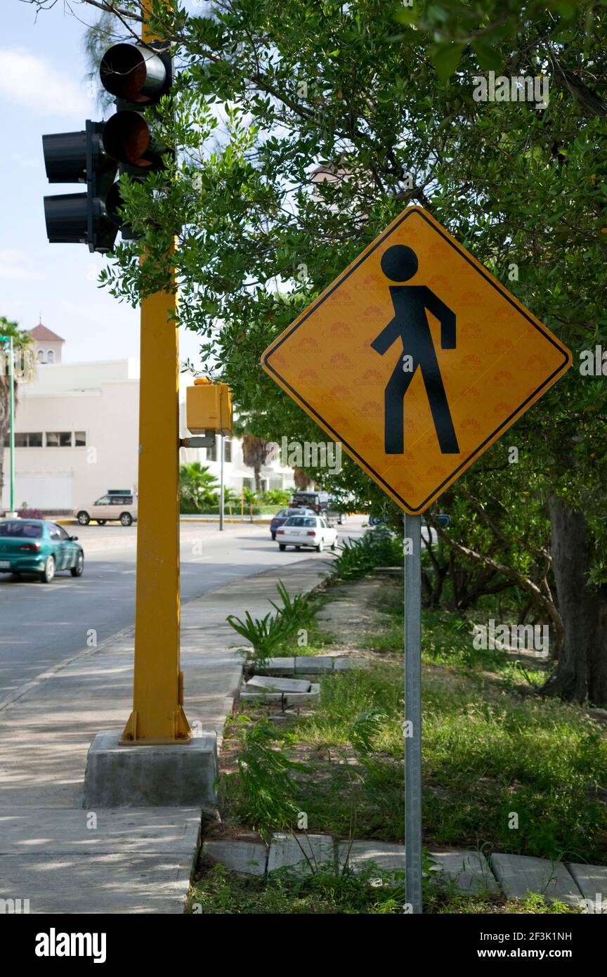 Panneau de croisement de rue, Cancun, Mexique Banque D'Images