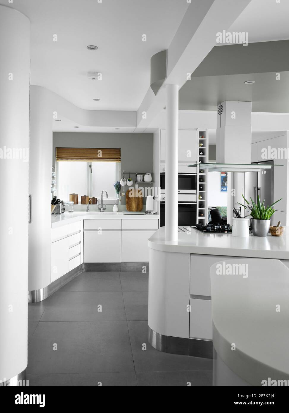 White Kitchen, maison familiale High Barnett, Londres par Paul Archer Design Banque D'Images
