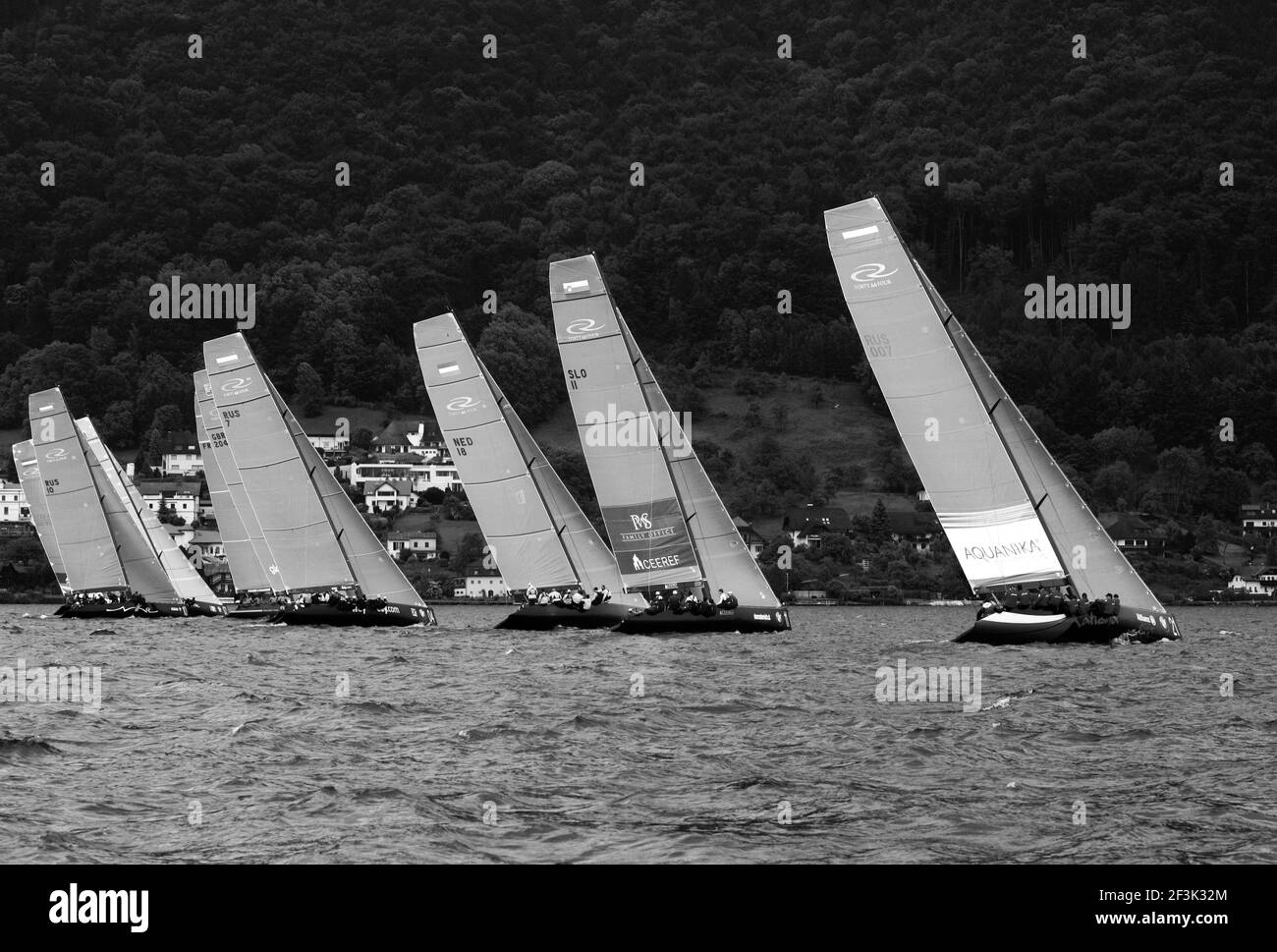 VOILE - RC44 COUPE D'AUTRICHE 2012 - LAC DE TRAUNSEE (AUT) - 30/05 AU 03/06/2012 - PHOTO : GABOR TURCSI / DPPI - FLOTTE D'ILLUSTRATIONS Banque D'Images