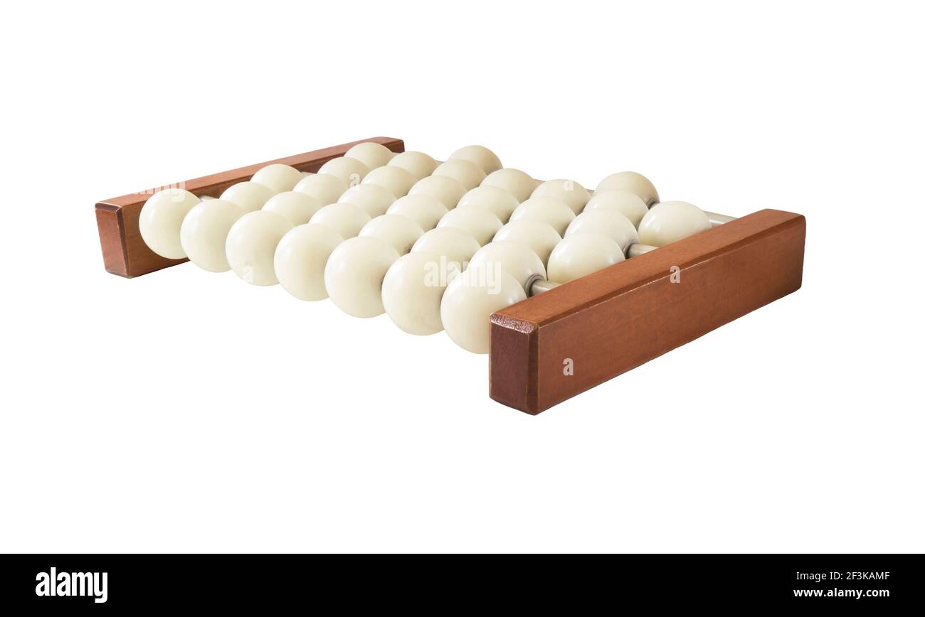 Masseur pour pieds isolé sur fond blanc. Rouleaux blancs dans un coffret en bois Banque D'Images