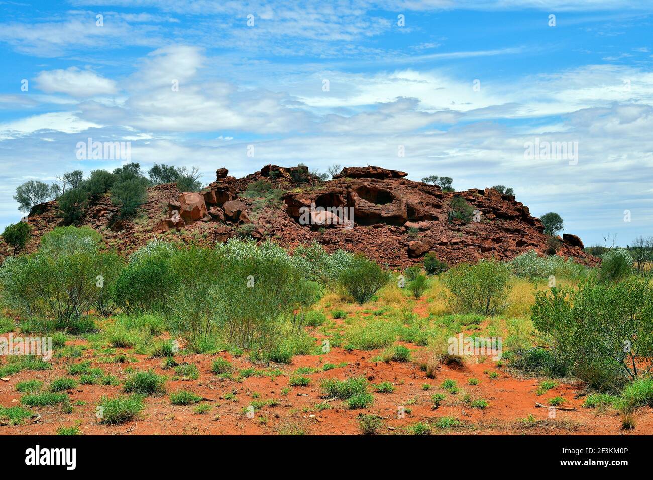 L'Australie, NT, public Ewaninga Réserve de conservation, avec gravures préhistoriques aborigènes et site historique Banque D'Images