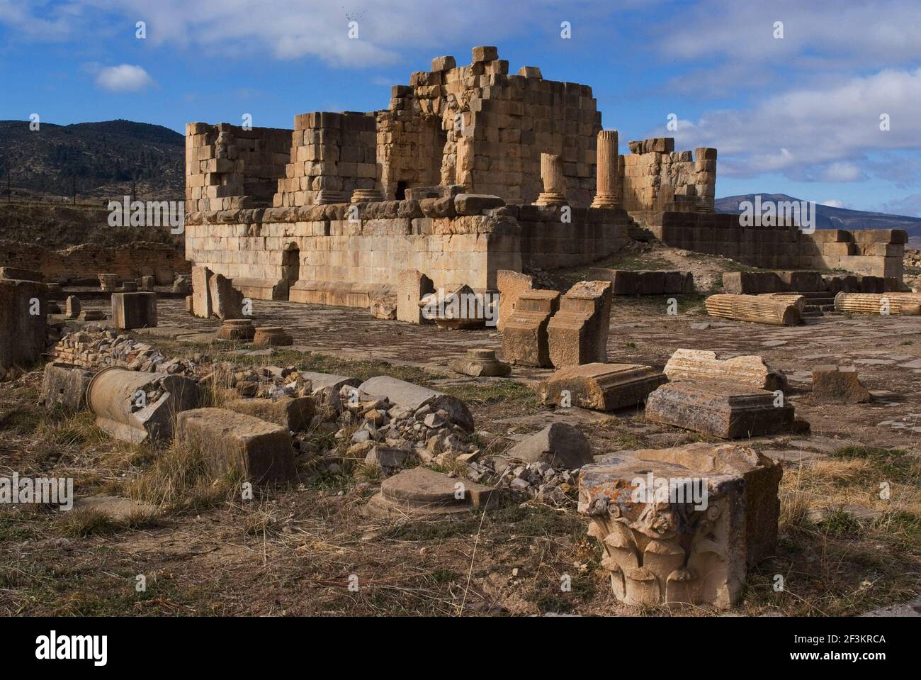 Capitolée, temple des dieux romains, Jupiter/Saturne, Juno et Minerva, site romain de Lambaesis, Algérie | AUCUN | Banque D'Images