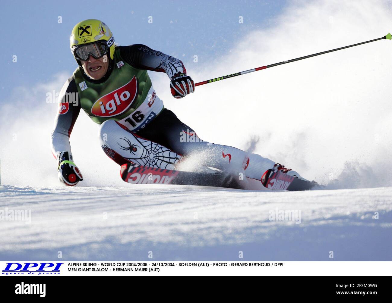 SKI ALPIN - COUPE DU MONDE 2004/2005 - 24/10/2004 - SOELDEN (AUT) - PHOTO : GERARD BERTHOUD / DPPI HOMMES SLALOM GÉANT - HERMANN MAIER (AUT) Banque D'Images