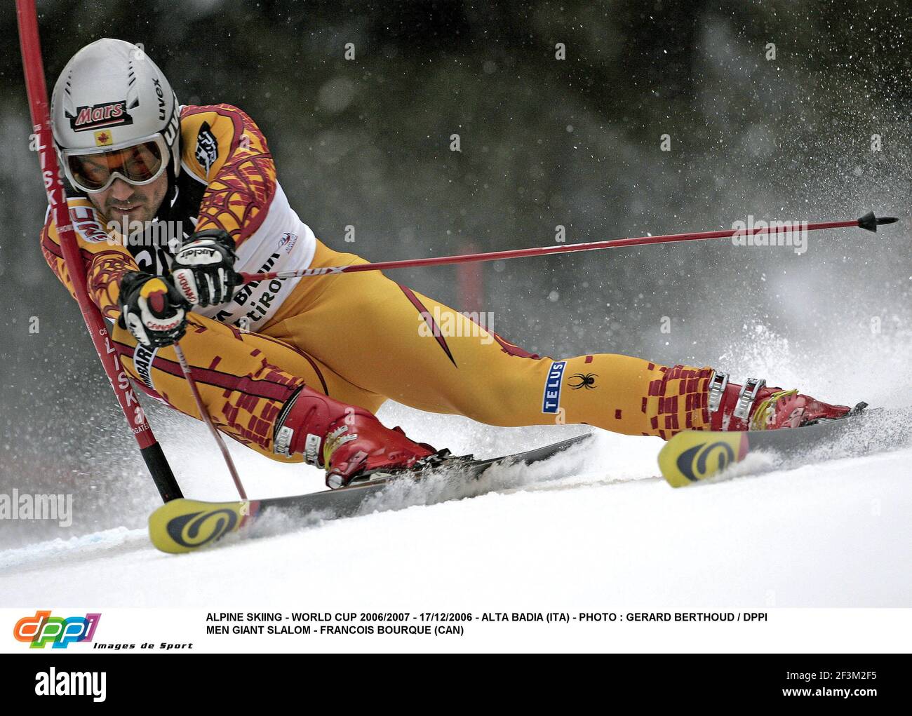 SKI ALPIN - COUPE DU MONDE 2006/2007 - 17/12/2006 - ALTA BADIA (ITA) - PHOTO : GERARD BERTHOUD / DPPI HOMMES SLALOM GÉANT - FRANÇOIS BOURQUE (CAN) Banque D'Images
