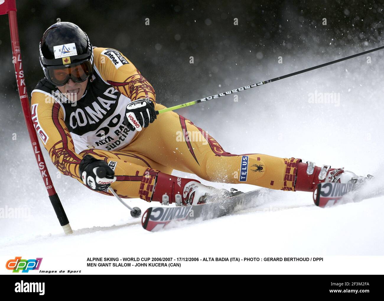 SKI ALPIN - COUPE DU MONDE 2006/2007 - 17/12/2006 - ALTA BADIA (ITA) - PHOTO : GERARD BERTHOUD / DPPI HOMMES SLALOM GÉANT - JOHN KUCERA (CAN) Banque D'Images