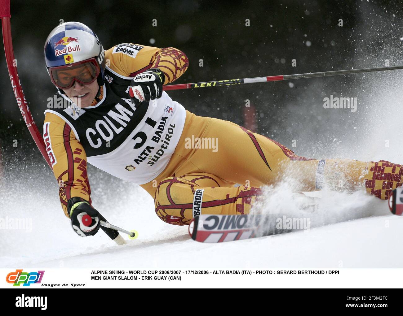 SKI ALPIN - COUPE DU MONDE 2006/2007 - 17/12/2006 - ALTA BADIA (ITA) - PHOTO : GERARD BERTHOUD / DPPI HOMMES SLALOM GÉANT - ERIK GUAY (CAN) Banque D'Images