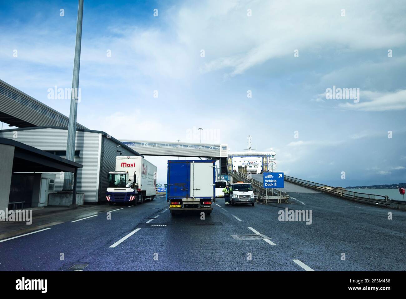 Roro ferry Banque de photographies et d’images à haute résolution - Alamy