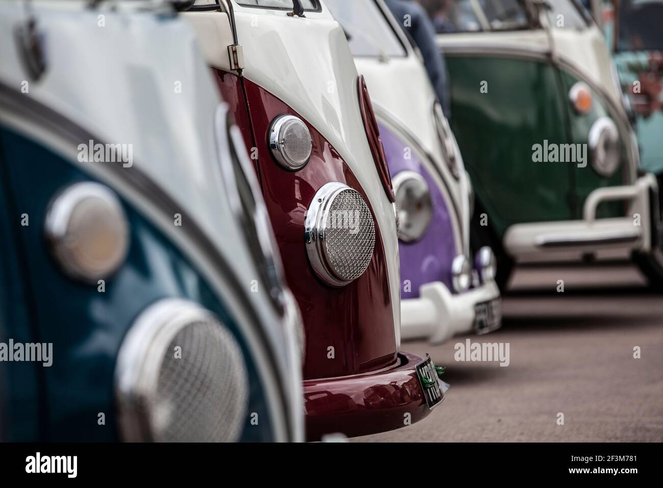 VW bus Freunde aus aller Welt treffen sich beim Busfest / Vanfest dans Great Malvern / Royaume-Uni Banque D'Images