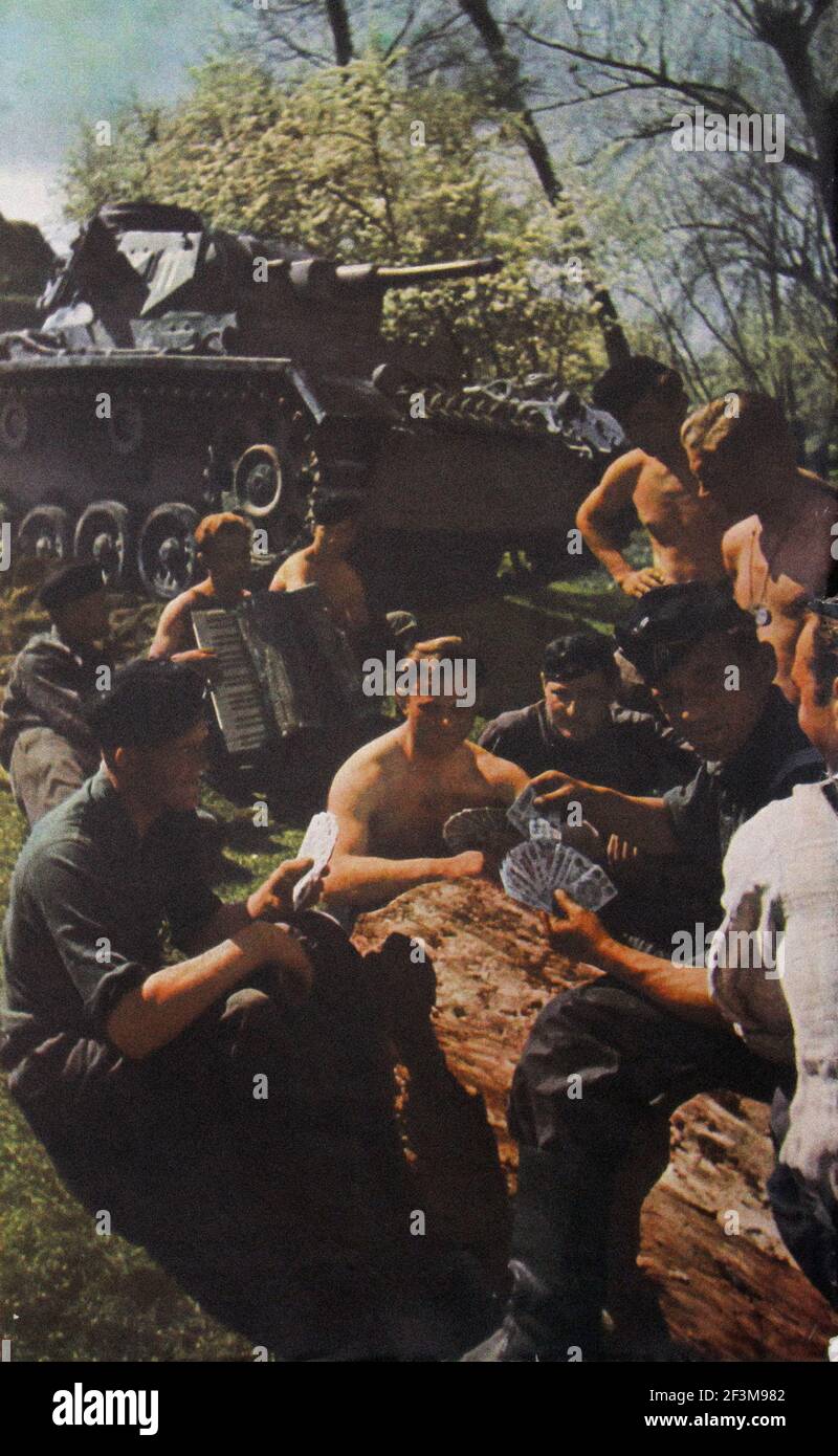 La période de la Seconde Guerre mondiale de la propagande allemande. Équipe de char Wehrmacht après la bataille. 1940 Banque D'Images