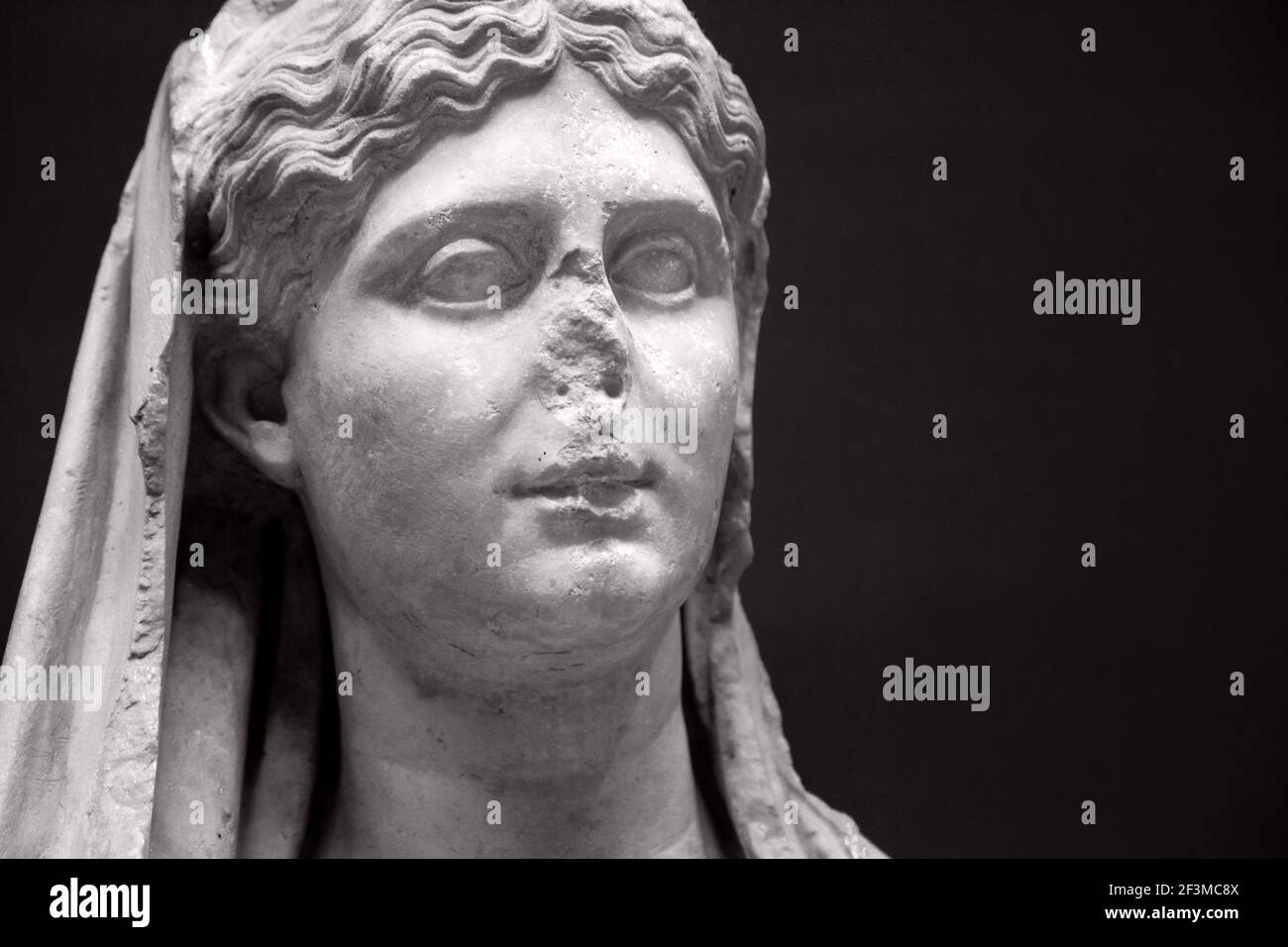 Statue funéraire féminine, marbre, de 320 av. J.-C., Musée archéologique national, Athènes, Grèce, Europe Banque D'Images