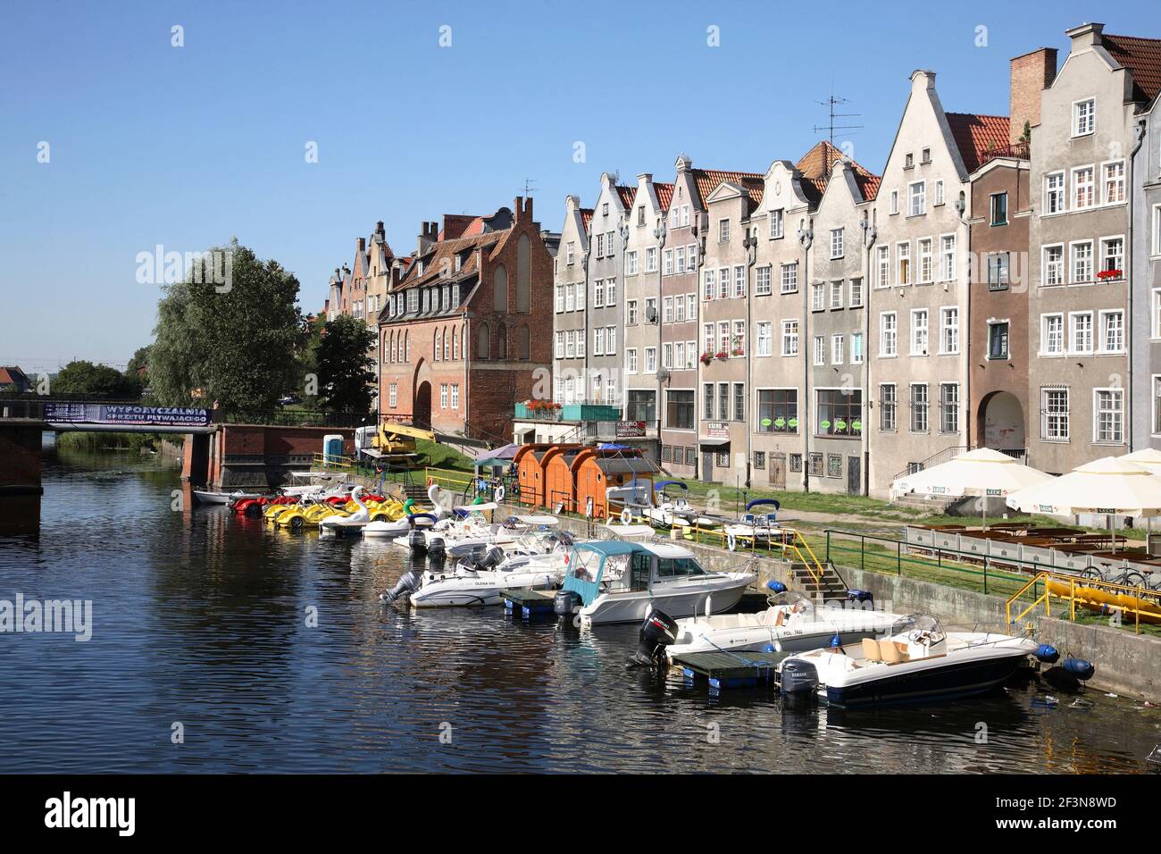 Gdansk est un port maritime historique sur la côte Baltique et un port conventionnel de la ligue hanséatique. La vieille ville a de beaux bâtiments historiques, et est un Banque D'Images