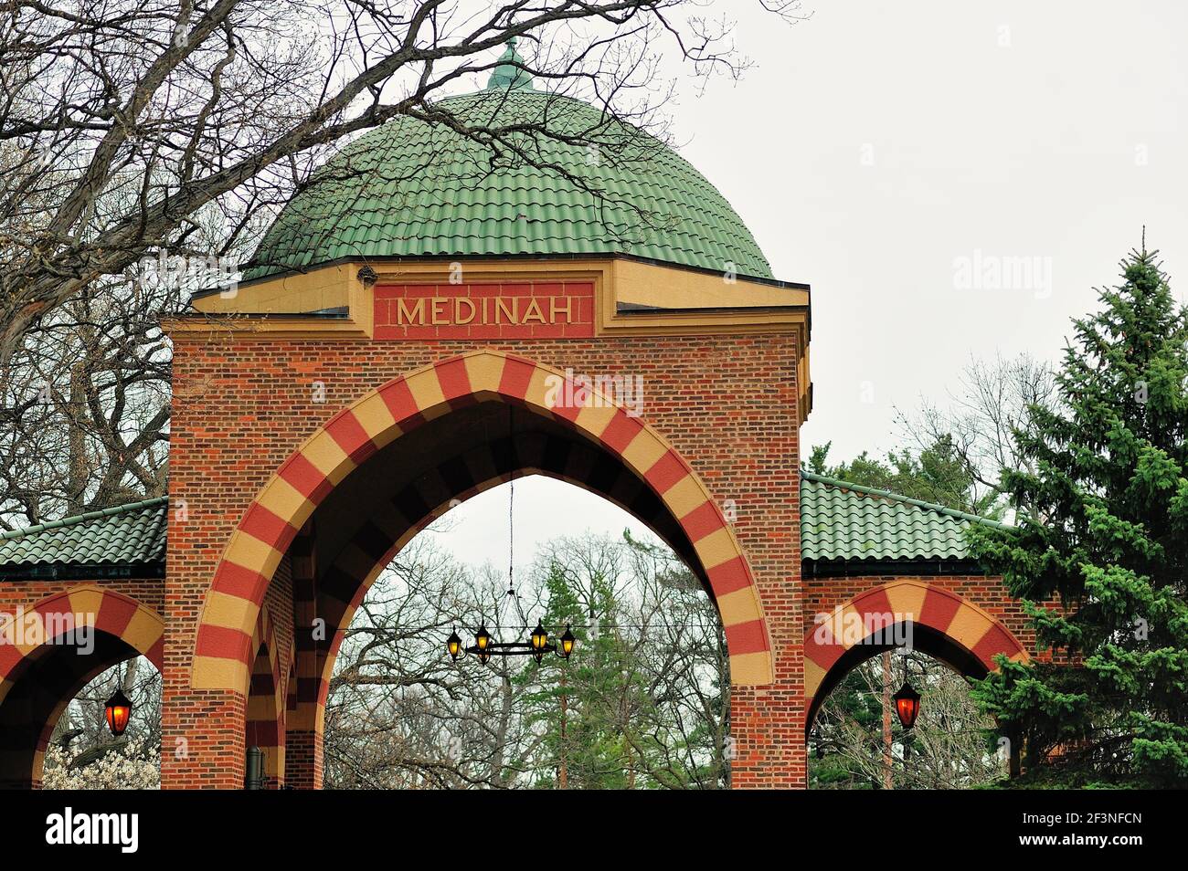 Medinah, Illinois, États-Unis. La porte d'entrée principale du célèbre Medinah Country Club. Banque D'Images