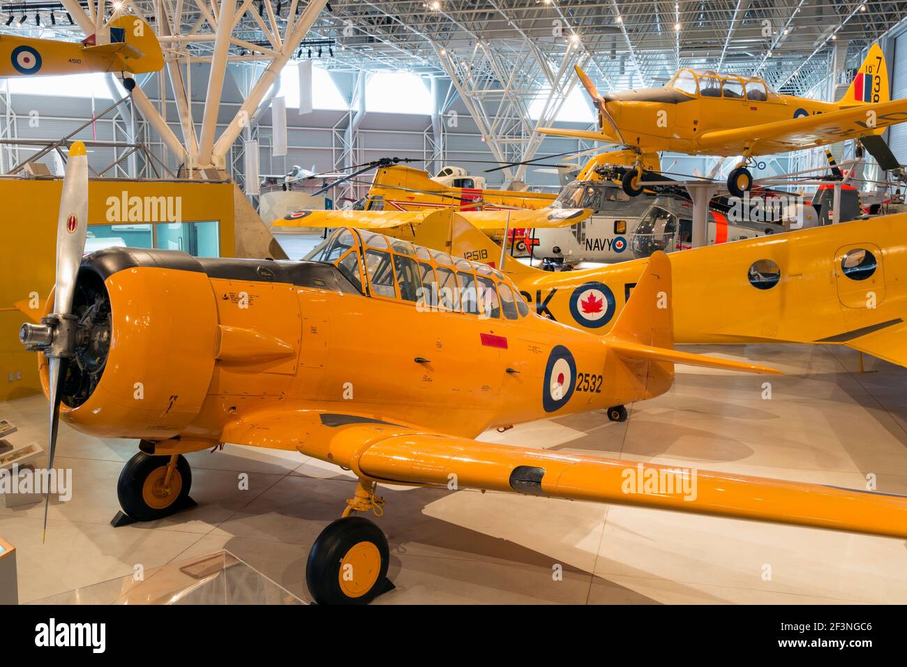 Canada, Ontario, Ottawa, Musée canadien de l'aviation et de l'espace, avions de chasse exposés Banque D'Images
