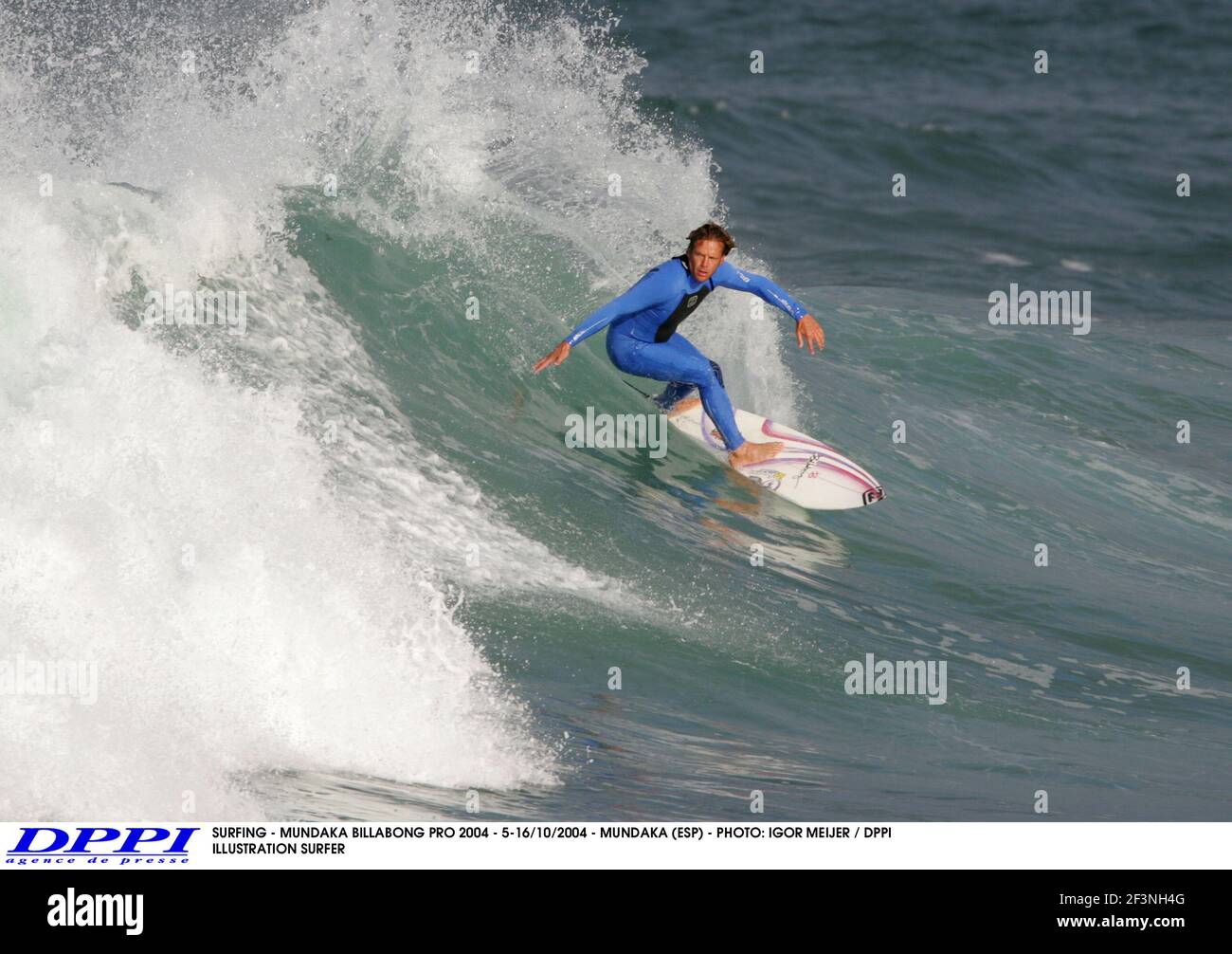 SURF - MUNDAKA BILLABONG PRO 2004 - 5-16/10/2004 - MUNDAKA (ESP) - PHOTO: IGOR MEIJER / DPPI ILLUSTRATION SURFER Banque D'Images