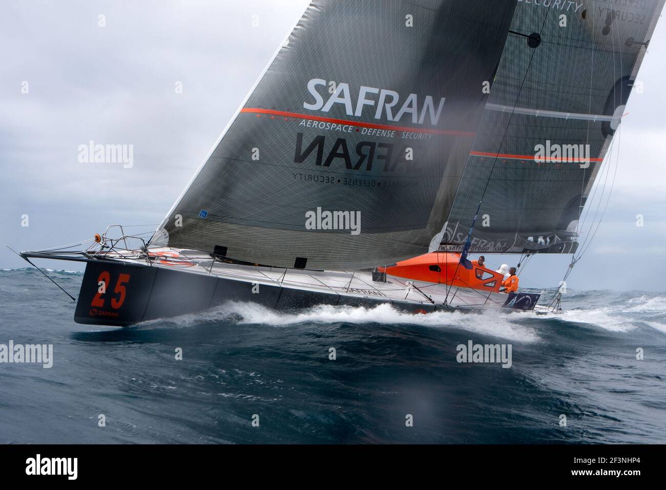 IMOCA - VUELTA A ESPANA A VELA - HONDARRIBIA (ESP) - 10/06/2010 - PRÉ-DÉMARRAGE - SAFRAN / SKIPPER : MARC GUILLEMOT - PHOTO : IGNACIO BAIXAULI / DPPI Banque D'Images