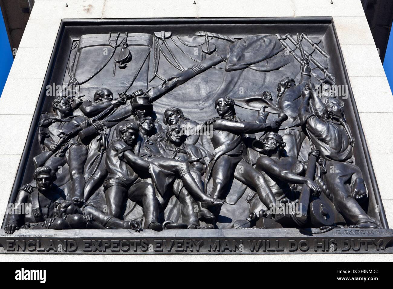 Panneau de relief en bronze à la base de la colonne de Nelson représentant la mort de Nelson à Trafalgar, Trafalgar Square, London WC2. Banque D'Images