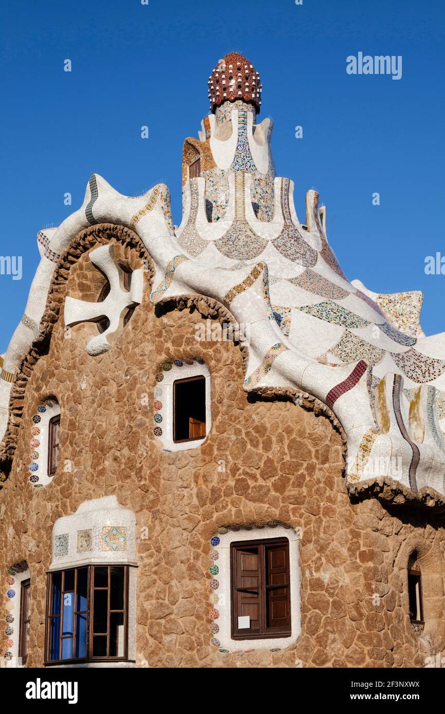 Conciergerie, le parc Guell, Barcelone, Espagne, 1900-14. Banque D'Images