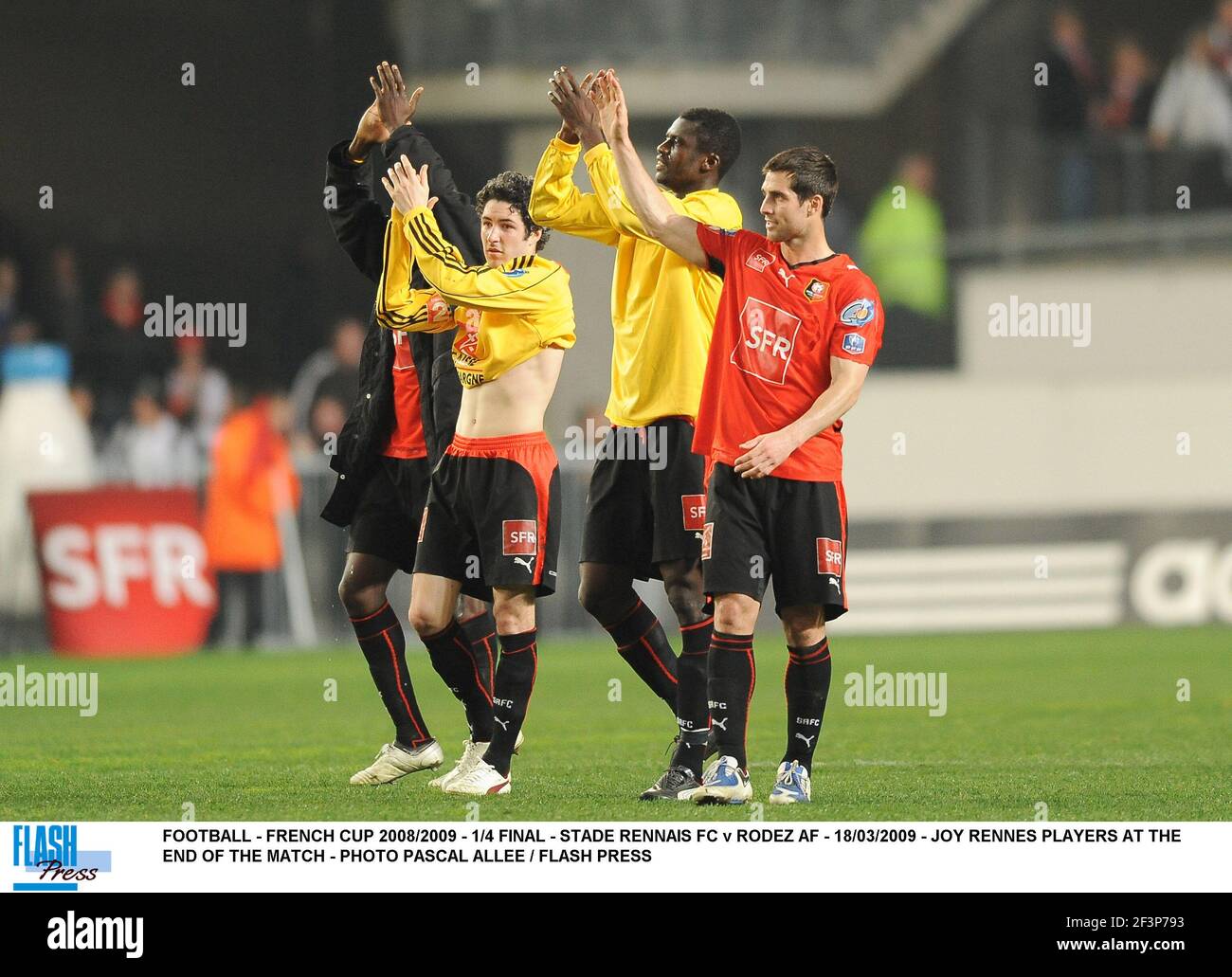 FOOTBALL - COUPE FRANÇAISE 2008/2009 - 1/4 FINAL - STADE RENNAIS FC CONTRE RODEZ AF - 18/03/2009 - JOY RENNES JOUEURS À LA FIN DU MATCH - PHOTO PASCAL ALLEE / FLASH APPUYER Banque D'Images