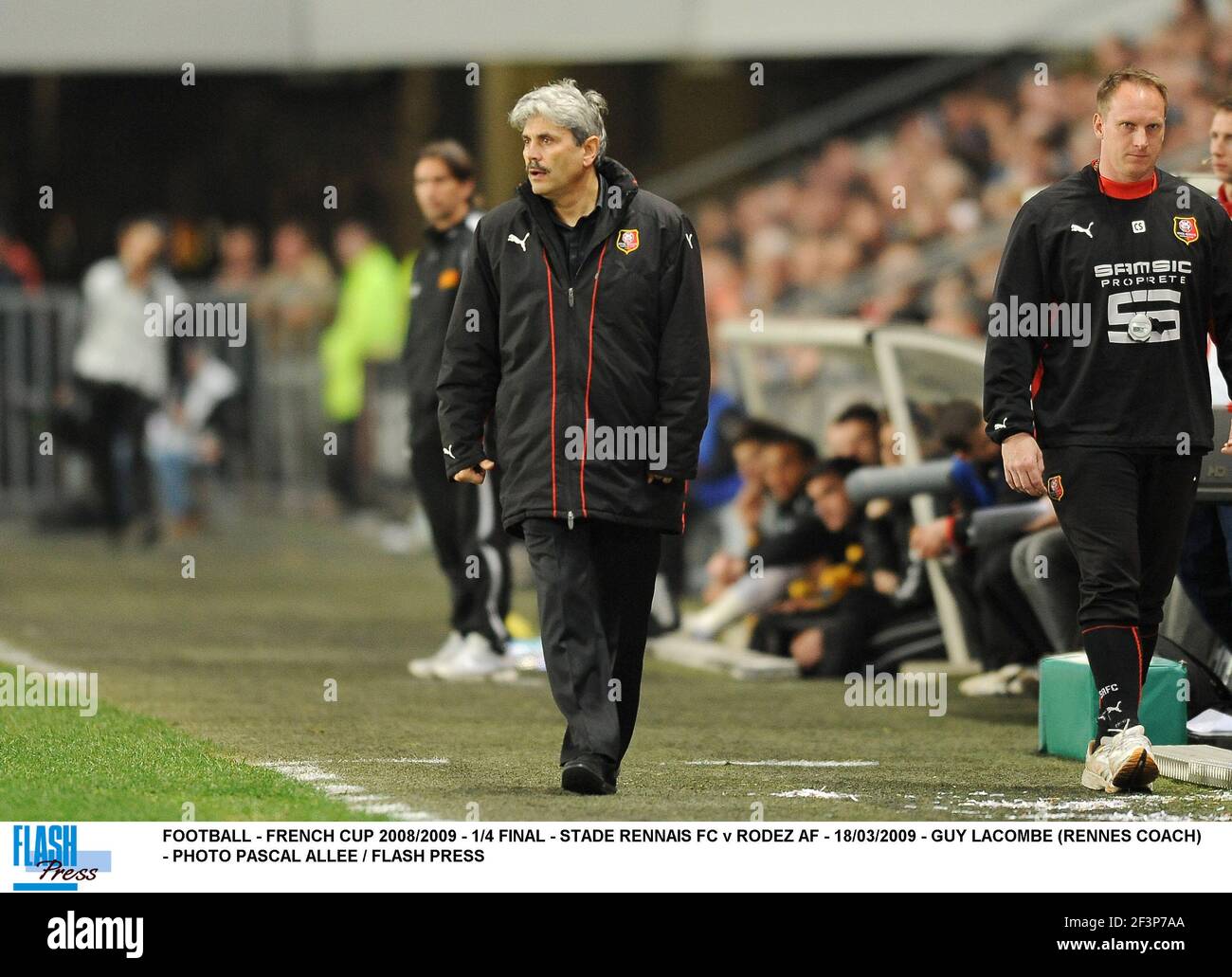 FOOTBALL - COUPE FRANÇAISE 2008/2009 - 1/4 FINAL - STADE RENNAIS FC CONTRE RODEZ AF - 18/03/2009 - GUY LACOMBE (ENTRAÎNEUR DE RENNES) - PHOTO PASCAL ALLEE / FLASH PRESS Banque D'Images