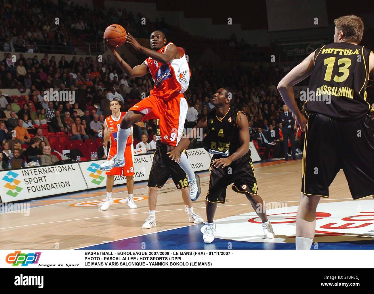 BASKETBALL - EUROLIGUE 2007/2008 - LE MANS (FRA) - 01/11/2007 - PHOTO : PASCAL ALLEE / SPORTS CHAUDS / DPPI LE MANS V ARIS SALONIQUE - YANNICK BOKOLO (LE MANS) Banque D'Images