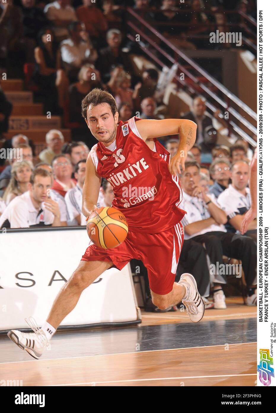 BASKET-BALL - CHAMPIONNAT D'EUROPE 2009 - LIMOGES (FRA) - QUALIFICATIONS -  20/09/208 - PHOTO : PASCAL ALLEE / SPORTS CHAUDS / DPPI FRANCE V TURQUIE -  ENDER ARSLAN (TUR Photo Stock - Alamy