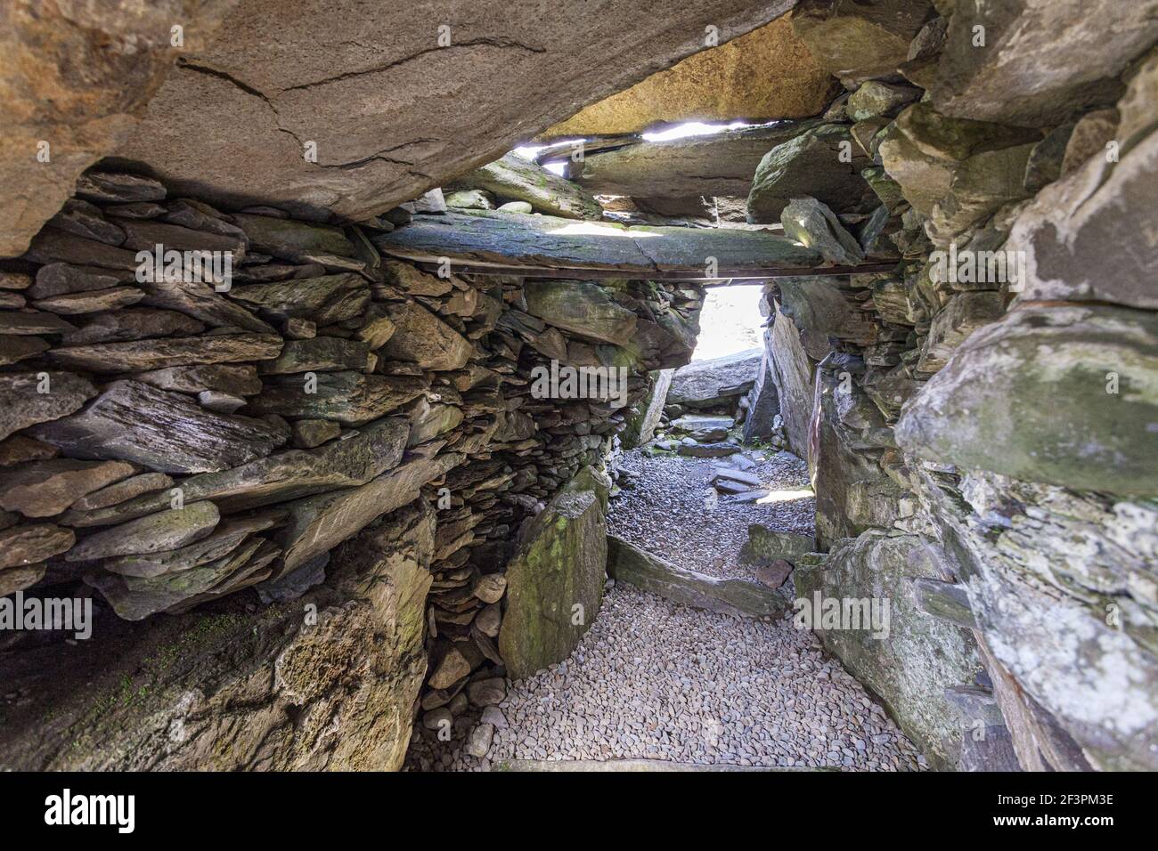 L'intérieur de Nether Largie South Cairn, l'un des nombreux Néolithique/Bronze Age chambered cairns à Kilmartin Glen, Argyll & Bute, Écosse Royaume-Uni Banque D'Images