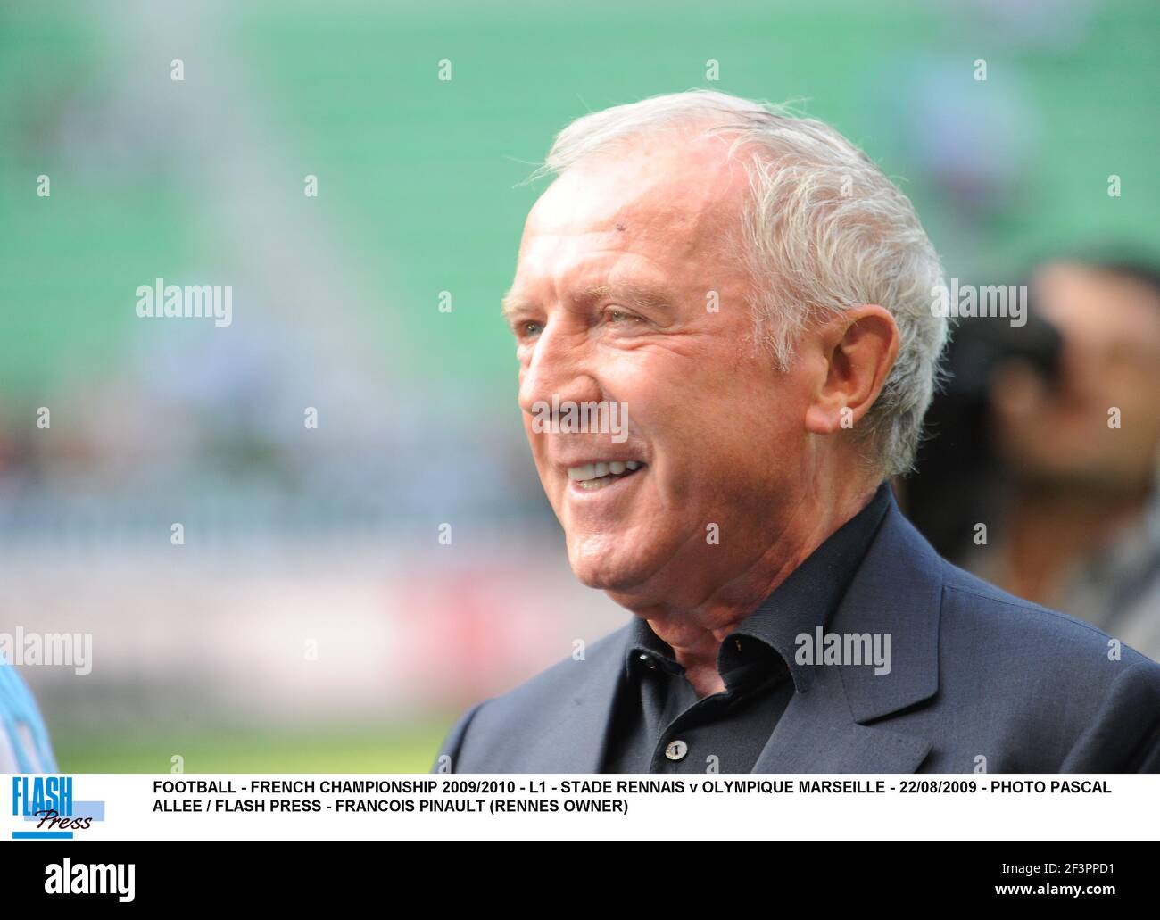FOOTBALL - CHAMPIONNAT DE FRANCE 2009/2010 - L1 - STADE RENNAIS V OLYMPIQUE MARSEILLE - 22/08/2009 - PHOTO PASCAL ALLEE / PRESSE FLASH - FRANÇOIS PINAULT (PROPRIÉTAIRE DE RENNES) Banque D'Images