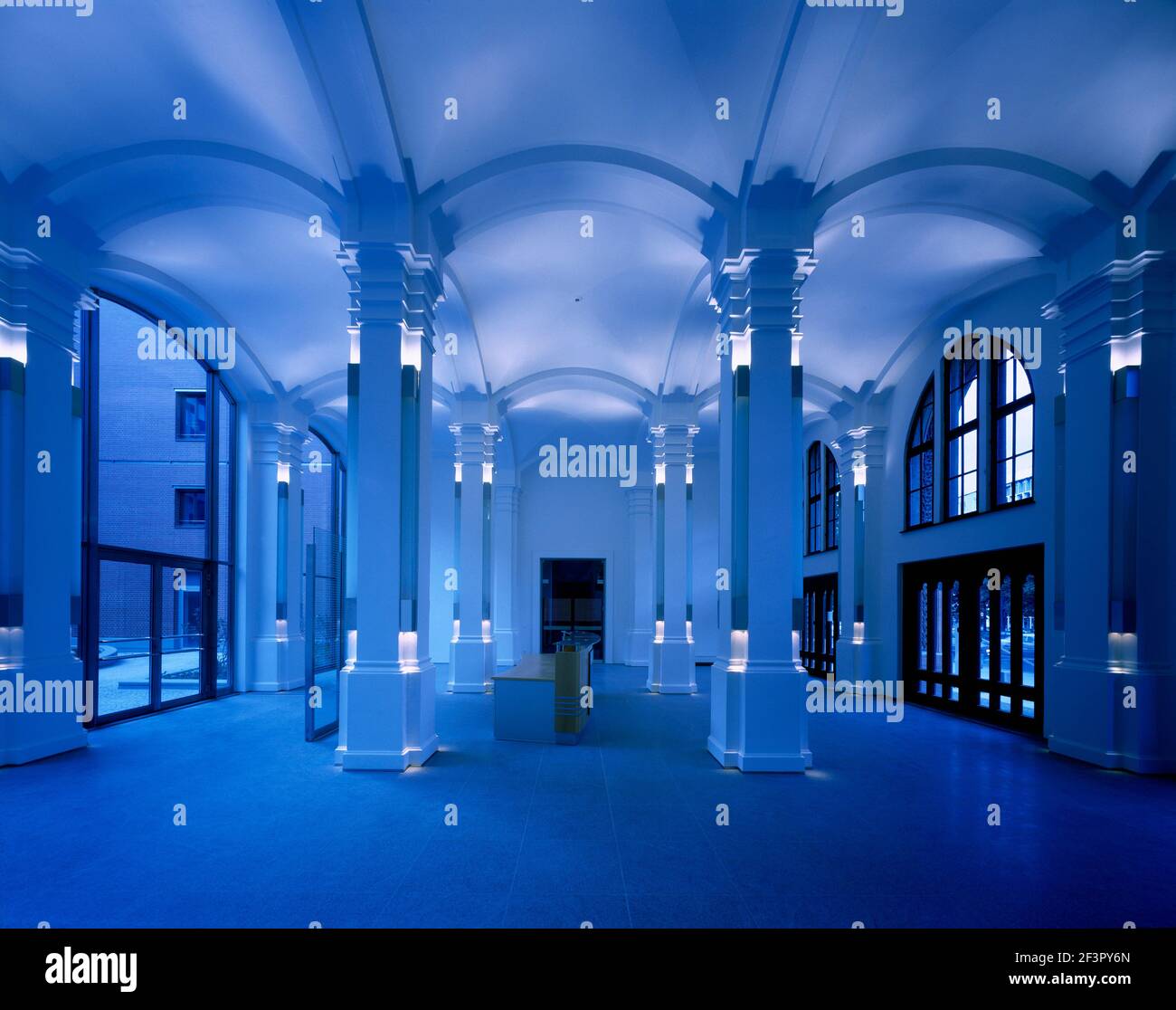 Umbau Postbank, München,foyer,Lichtplanung: Erwin Döring Banque D'Images