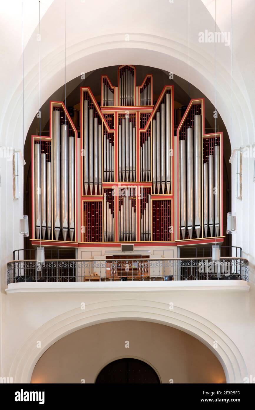 Hambourg, Neuer Mariendom. Orgel. DAS Gotteshaus wurde 1893 als rˆmisch-katholische Pfarrkirche der Stadt Hamburg im neoromanischen Stil mit zwei T¸rme Banque D'Images