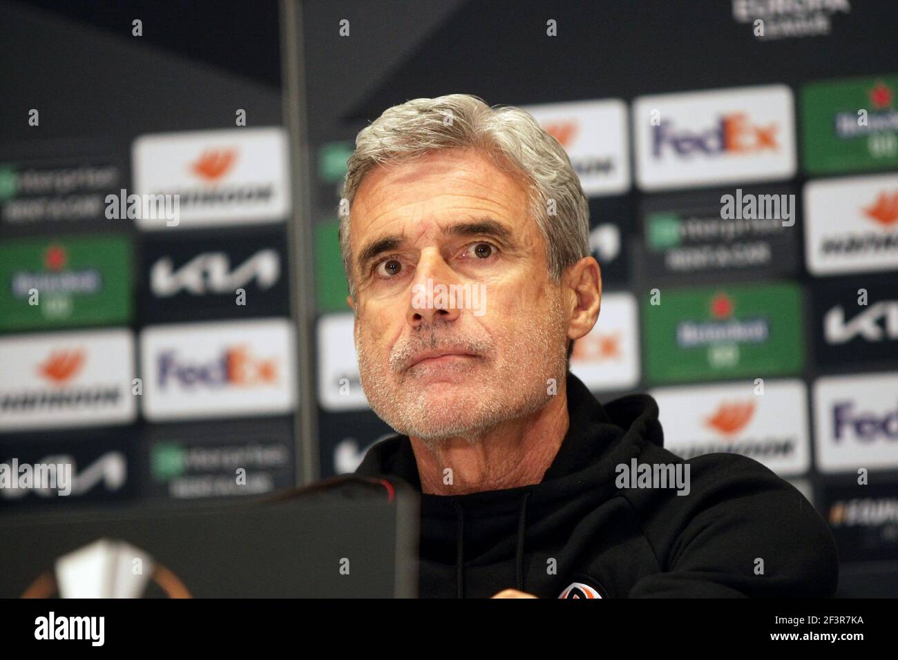 Kiev, Ukraine. 17 mars 2021. Kiev, UKRAINE - 17 MARS 2021 - l'entraîneur en chef du FC Shakhtar Donetsk Luis Casto est vu lors de la conférence de presse avant le Round de l'UEFA Europa League de 16 2ème match contre A.S. Roma au NSC Olimpiyski, Kiev, capitale de l'Ukraine crédit: UKRINFORM/Alay Live News Banque D'Images