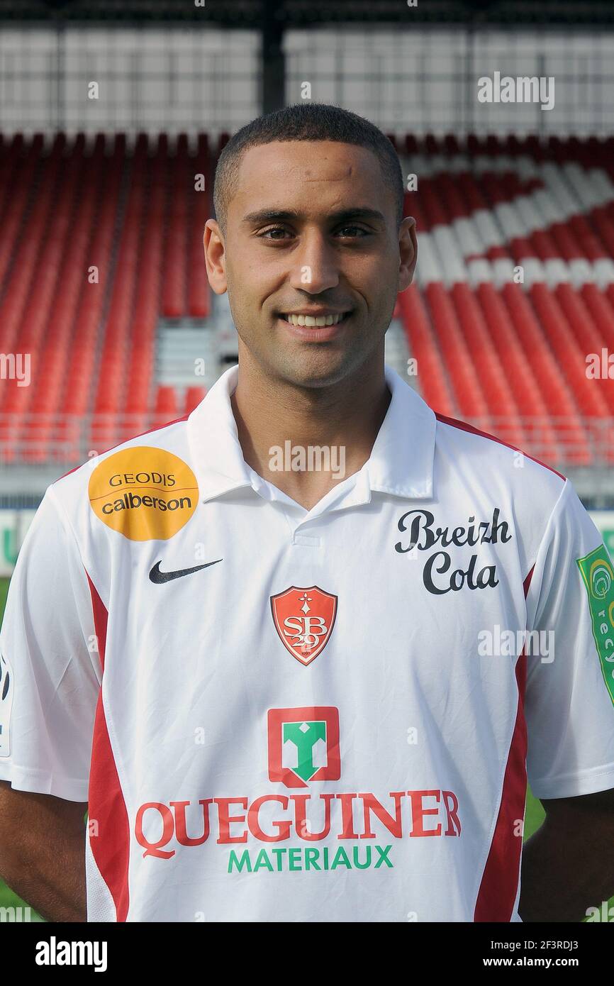 FOOTBALL - CHAMPIONNAT DE FRANCE 2010/2011 - L1 - PRÉSENTATION STADE BRESTOIS - 16/09/2010 - PHOTO PASCAL ALLEE / DPPI - AHMED KANTARI Banque D'Images