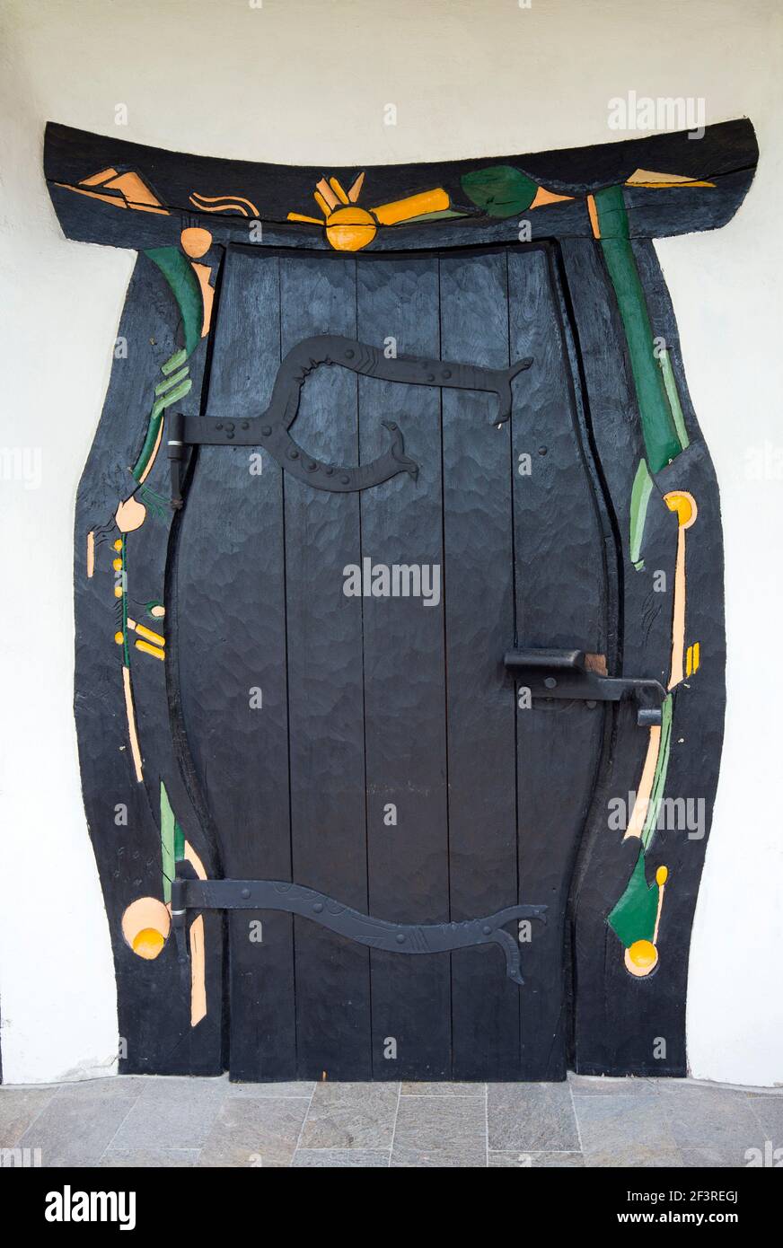 Porte en bois expressionniste construite par Bernhard Hoetger,1922-23, Bad Harzburg, Basse-Saxe, Allemagne Banque D'Images Porte en bois expressionniste construite par Bernhard Hoetger,1922-23, Bad Harzburg, Basse-Saxe, Allemagne Banque D'Images