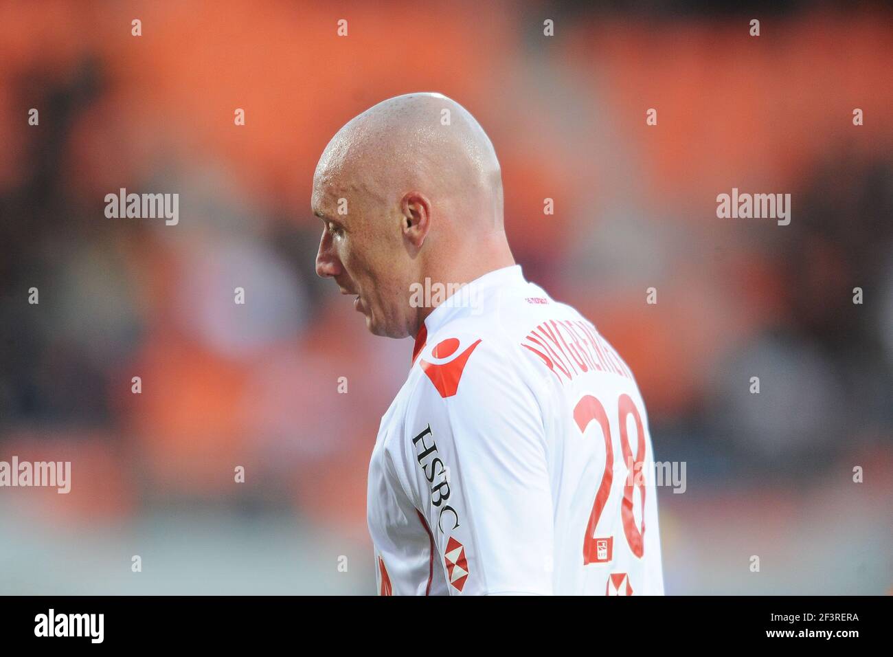 FOOTBALL - CHAMPIONNAT DE FRANCE 2010/2011 - L1 - FC LORIENT V AS MONACO - 25/09/2010 - PHOTO PASCAL ALLEE / DPPI - CARTE ROUGE SÉBASTIEN PUYGRENIER (ASM) Banque D'Images