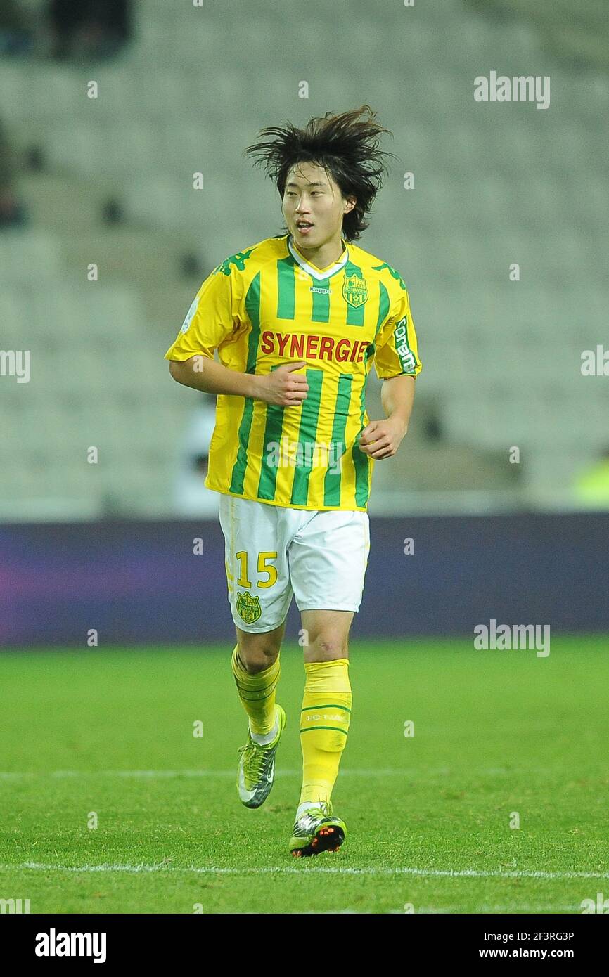 FOOTBALL - CHAMPIONNAT DE FRANCE 2010/2011 - L2 - FC NANTES V LB CHATEAUROUX - 22/10/2010 - PHOTO PASCAL ALLEE / DPPI - YONG JAE LEE (FCN) Banque D'Images