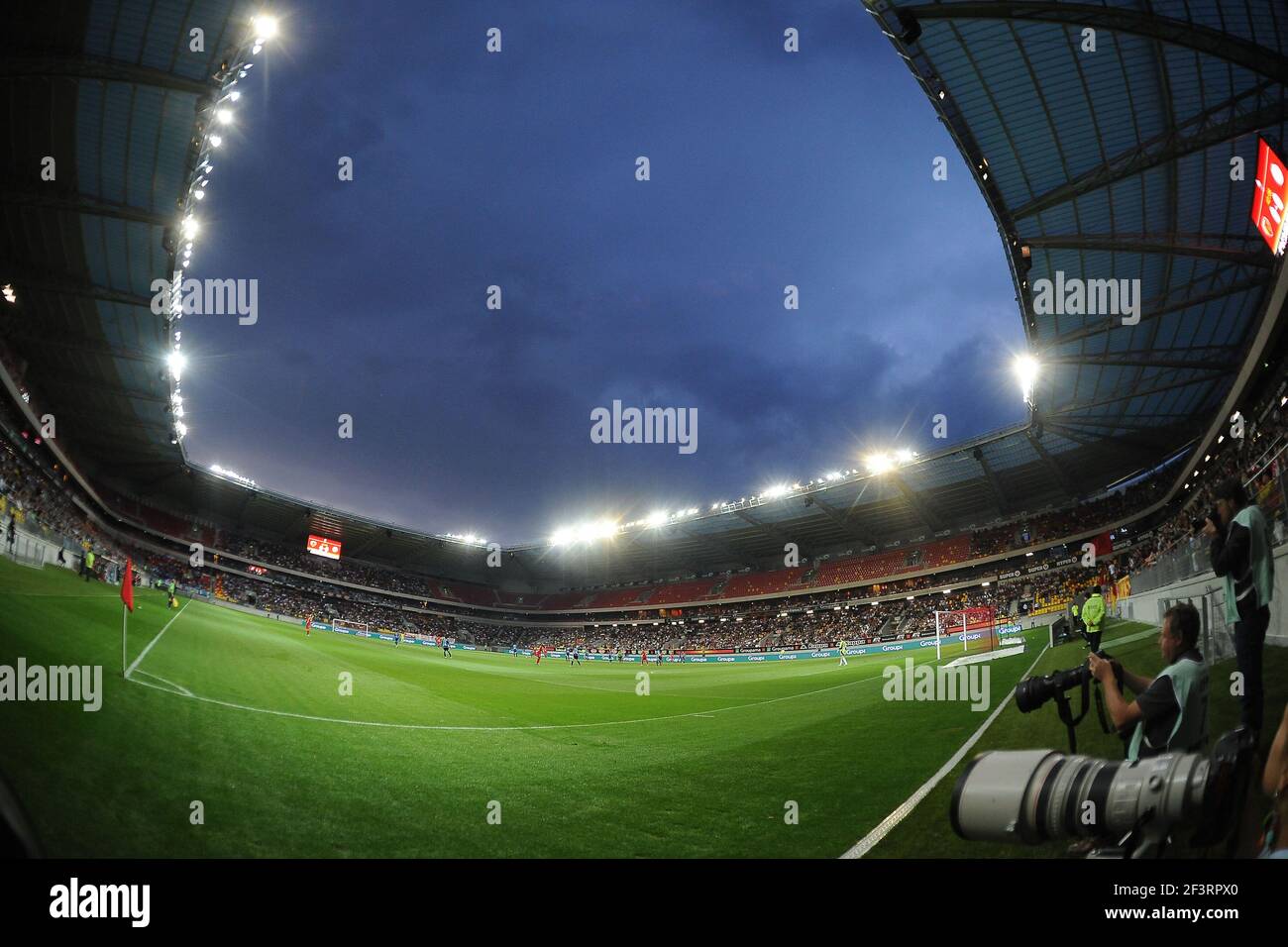 FOOTBALL - CHAMPIONNAT FRANÇAIS 2010/2011 - L2 - LE MANS V FC TOURS - 06/05/2011 - PHOTO PASCAL ALLEE / DPPI - STADE MMARENA Banque D'Images