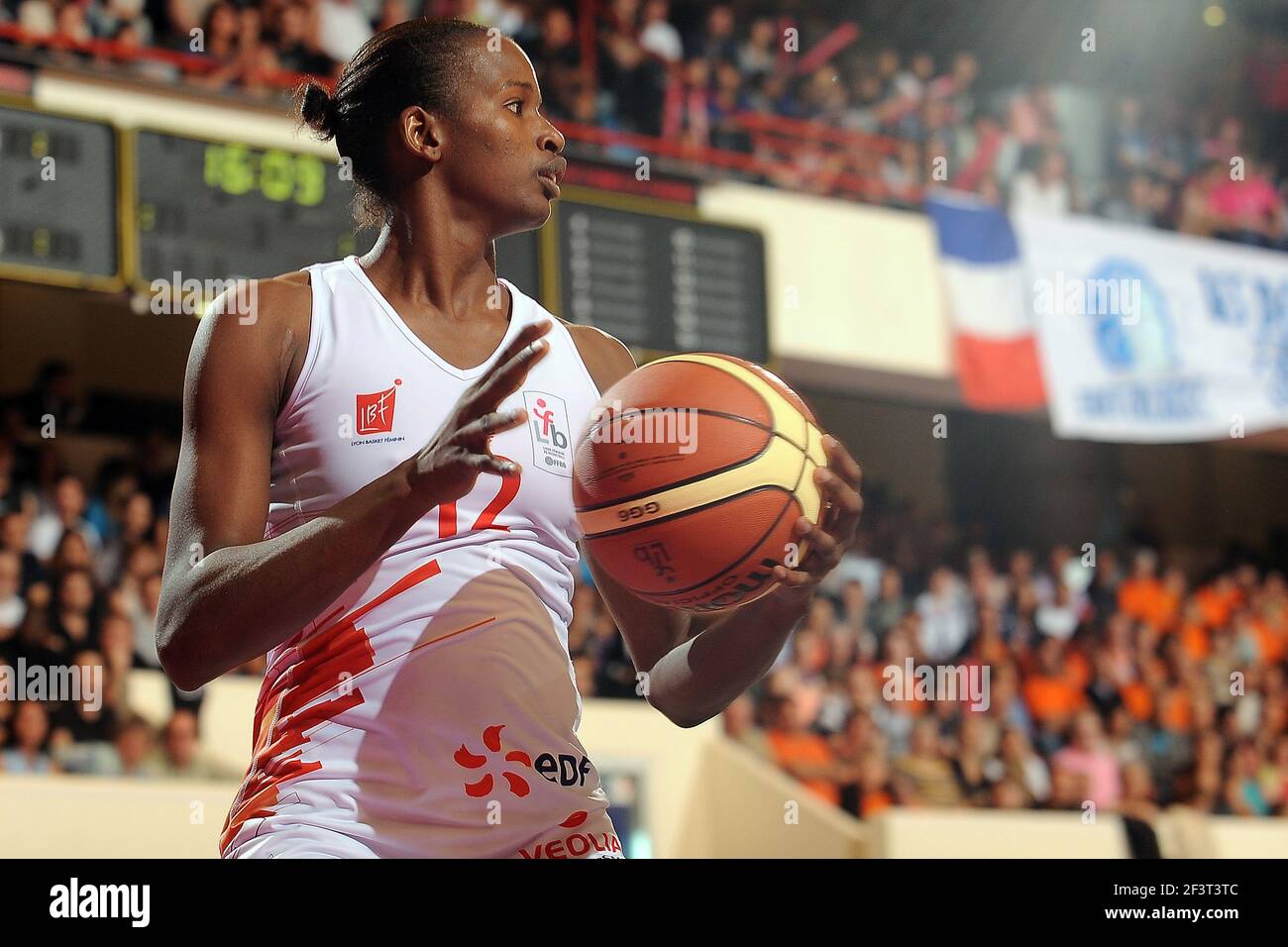 BASKET-BALL - OUVERT FÉMINISN 2012 - LYON / ARRAS - PARIS (FRA) - 22/09/2012 - PHOTO PASCAL ALLEE / HOT SPORTS / DPPI - 12 Mame-Marie SY-DIOP (LYON) Banque D'Images