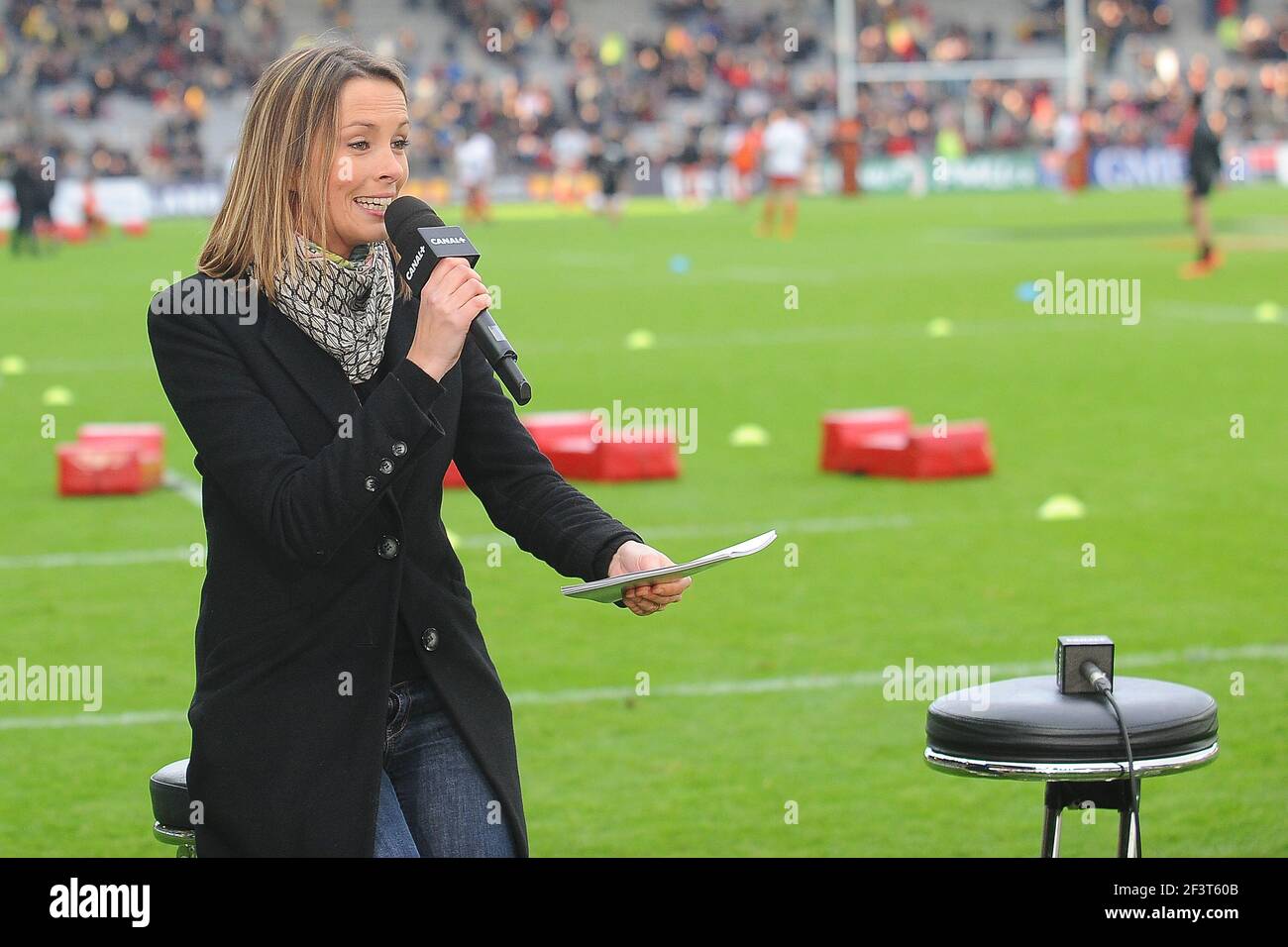 RUGBY - CHAMPIONNAT FRANÇAIS 2012/2013 - TOP 14 - 1/2 FINALE - RC TOULON / STADE TOULOUSAIN - 24/05/2013 - NANTES (FRA) - PHOTO PASCAL ALLEE / DPPI - ISABELLE ITHURBURU (CANAL PLUS JOURNALISTE) Banque D'Images