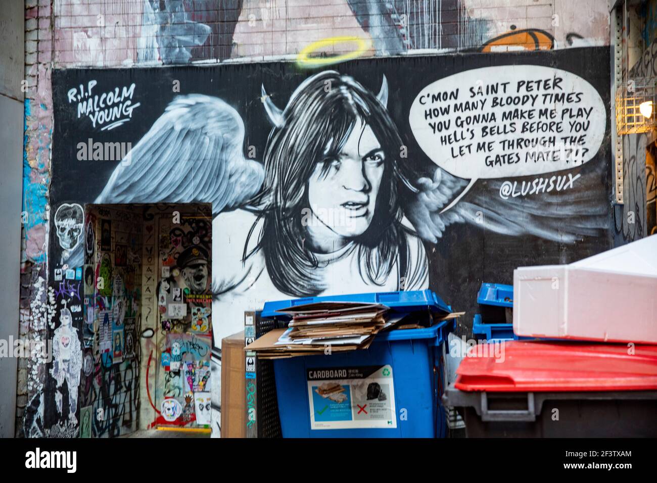 ACDC Lane Melbourne City Center avec art de rue et peintures rendant hommage au groupe de rock ACDC, Melbourne, Victoria, Australie Banque D'Images